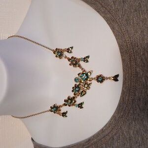Elegant Floral Gold and Green Necklace